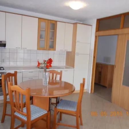 Bernard - Parking Appartement
